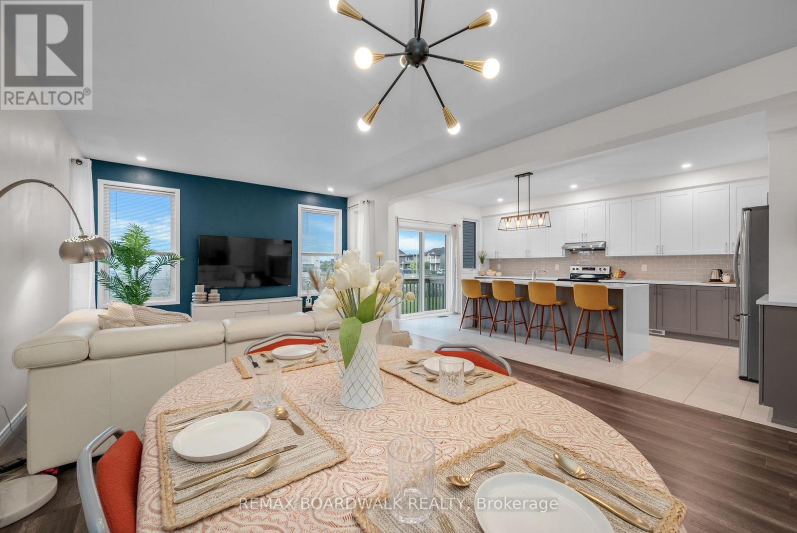 302 HALIBURTON HEIGHTS, Ottawa, Ontario, K2S1S3 — Photo 8