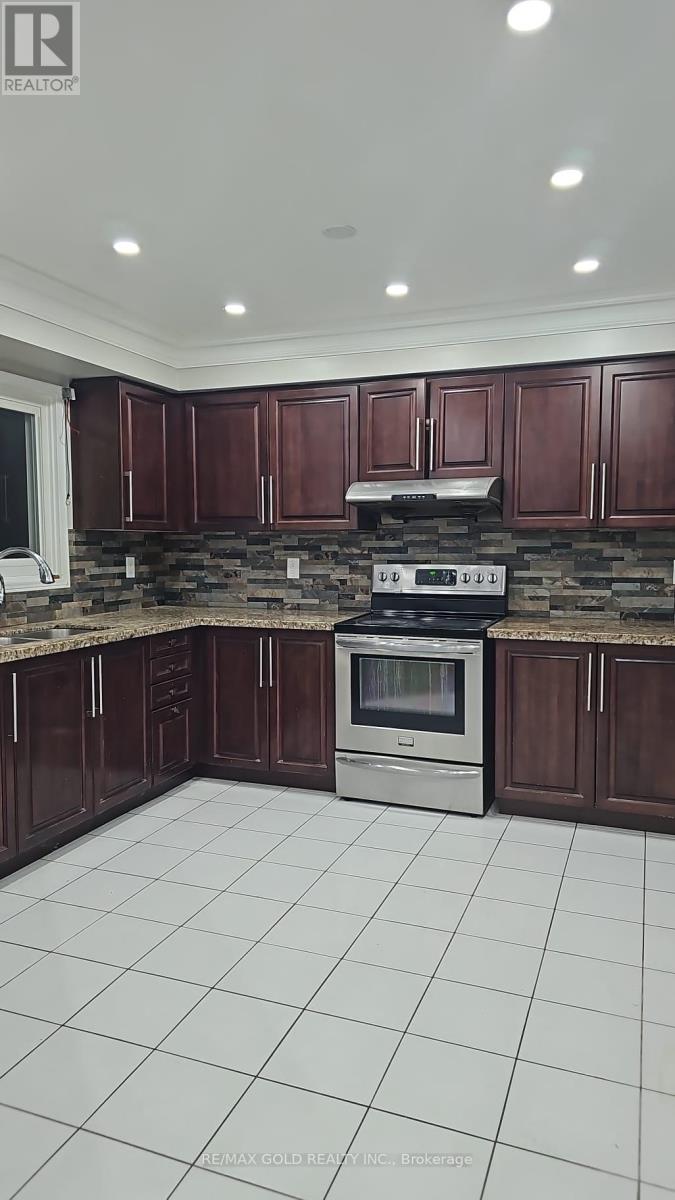 45 LIVINGSTON DRIVE, Caledon, Ontario, L7C1A1 — Photo 2