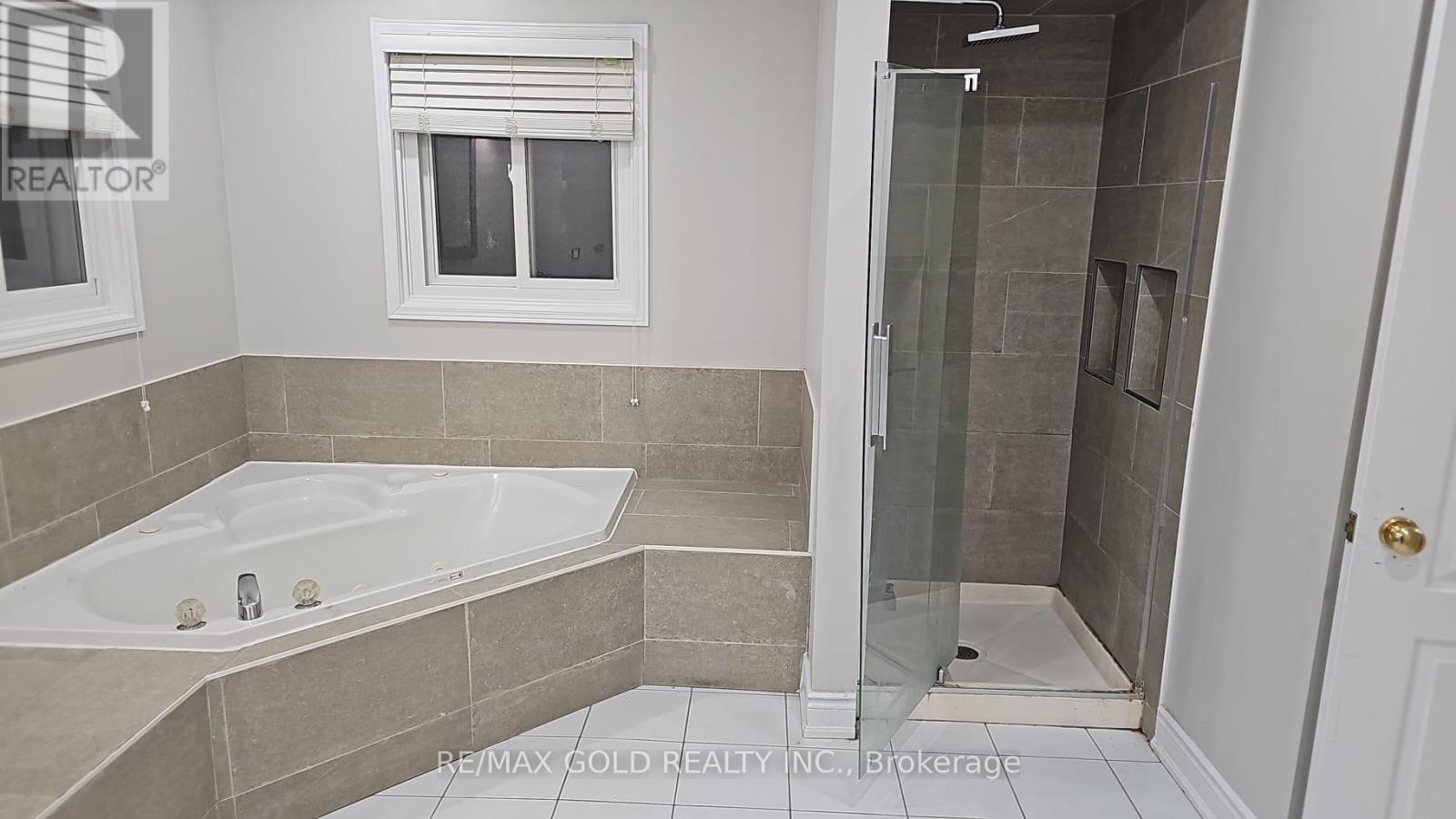 45 LIVINGSTON DRIVE, Caledon, Ontario, L7C1A1 — Photo 5