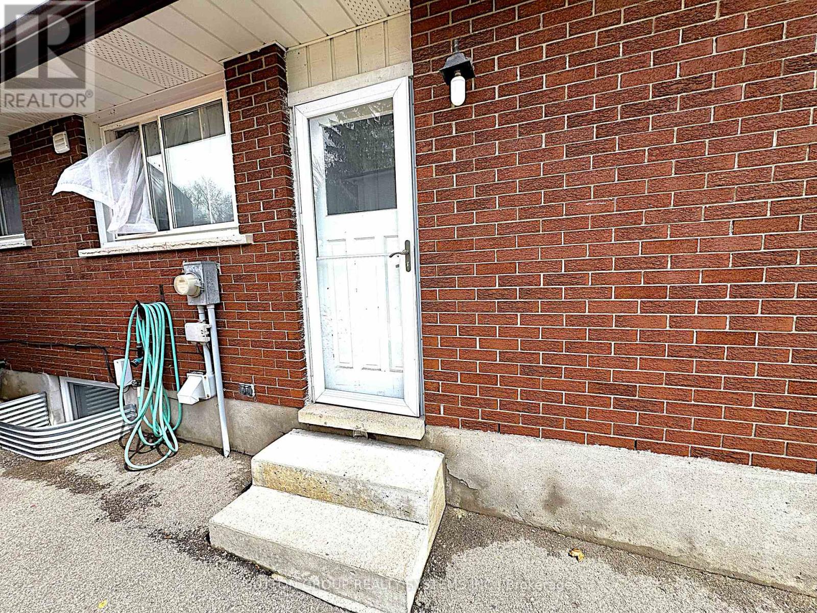 42 INGLESIDE DRIVE, Kitchener, Ontario, N2M2G8 — Photo 4