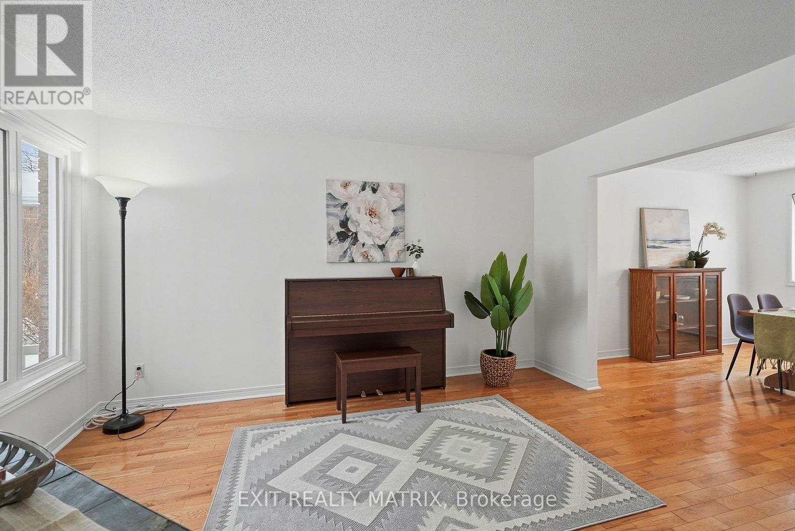727 BROME CRESCENT, Ottawa, Ontario, K4A3G8 — Photo 2