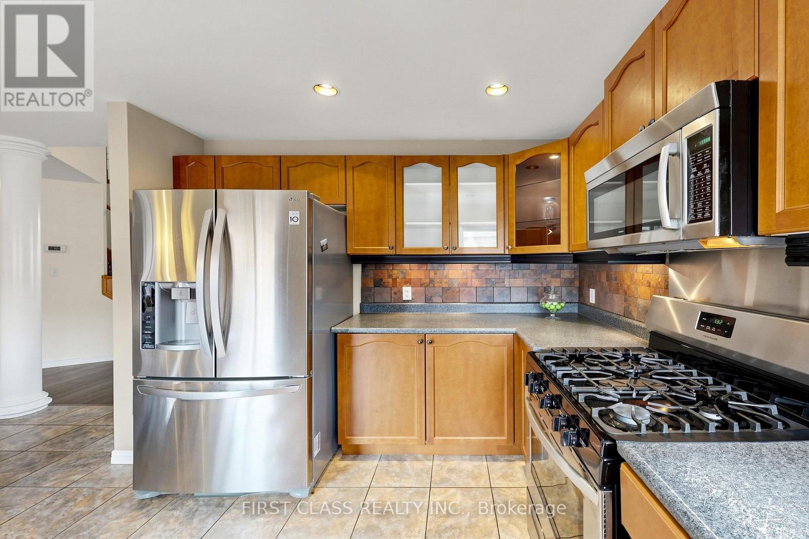 11 DIAMOND COURT, Hamilton (Mountview), Ontario, L9C7V5 — Photo 17