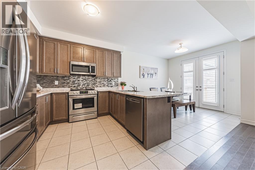 728 KENNEDY Circle W, Milton, Ontario, L9E1R9 — Photo 10