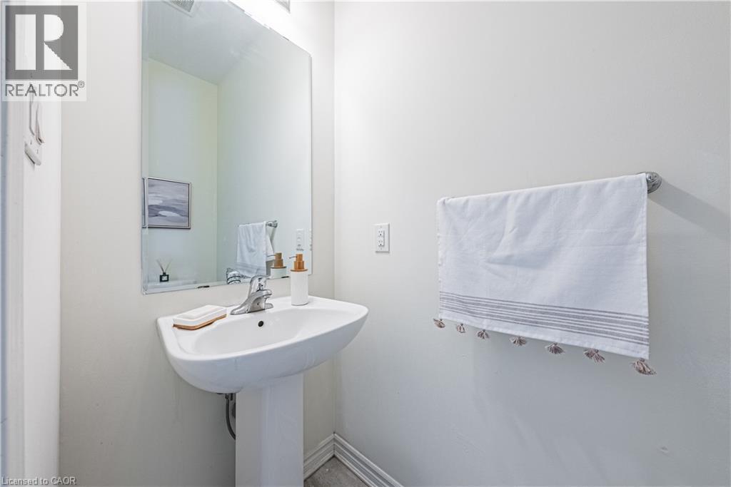 728 KENNEDY Circle W, Milton, Ontario, L9E1R9 — Photo 22