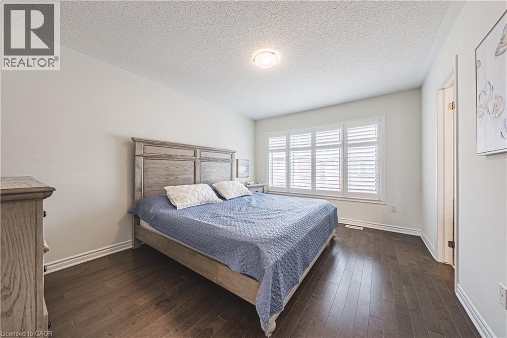 728 KENNEDY Circle W, Milton, Ontario, L9E1R9 — Photo 24