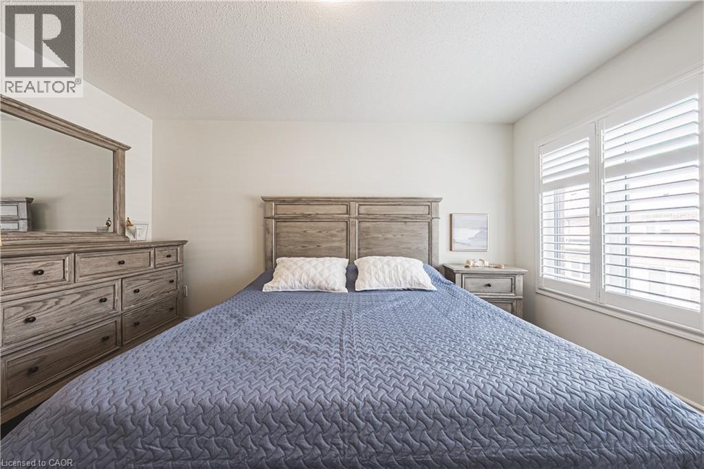 728 KENNEDY Circle W, Milton, Ontario, L9E1R9 — Photo 25