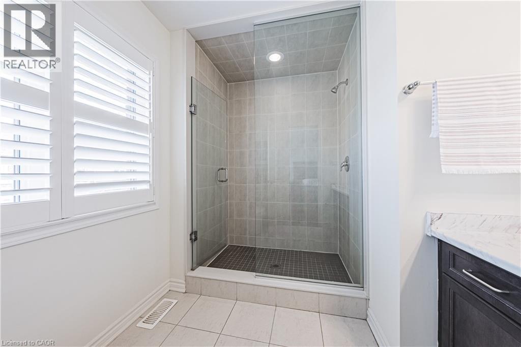 728 KENNEDY Circle W, Milton, Ontario, L9E1R9 — Photo 28