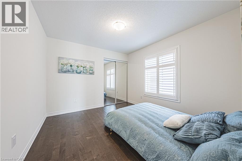 728 KENNEDY Circle W, Milton, Ontario, L9E1R9 — Photo 30