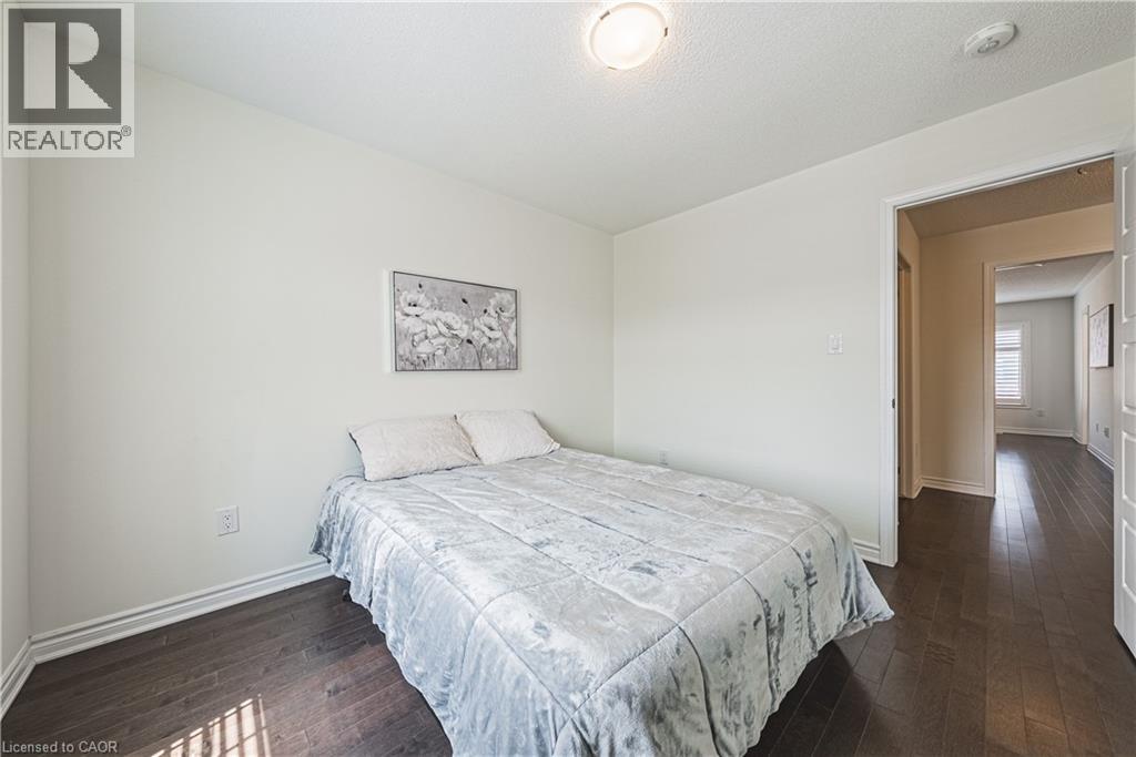 728 KENNEDY Circle W, Milton, Ontario, L9E1R9 — Photo 35