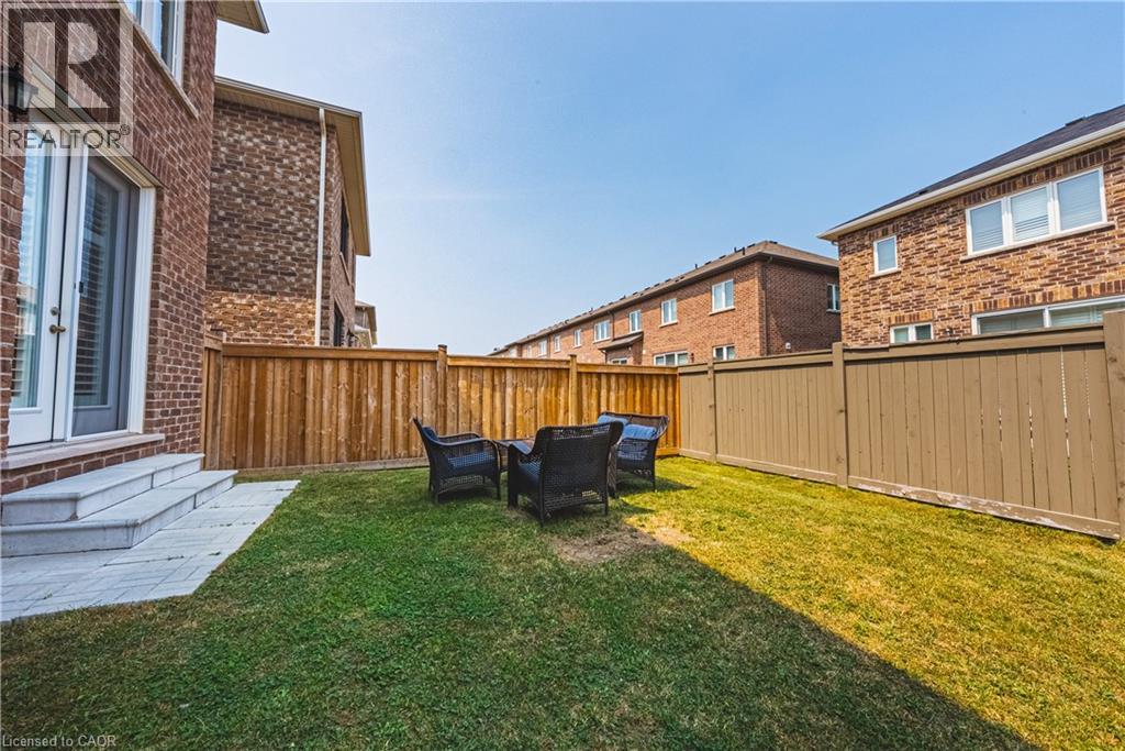 728 KENNEDY Circle W, Milton, Ontario, L9E1R9 — Photo 37