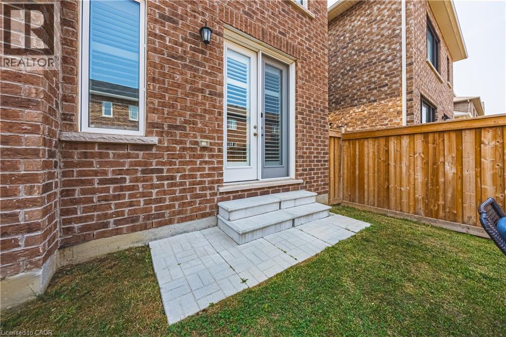 728 KENNEDY Circle W, Milton, Ontario, L9E1R9 — Photo 38