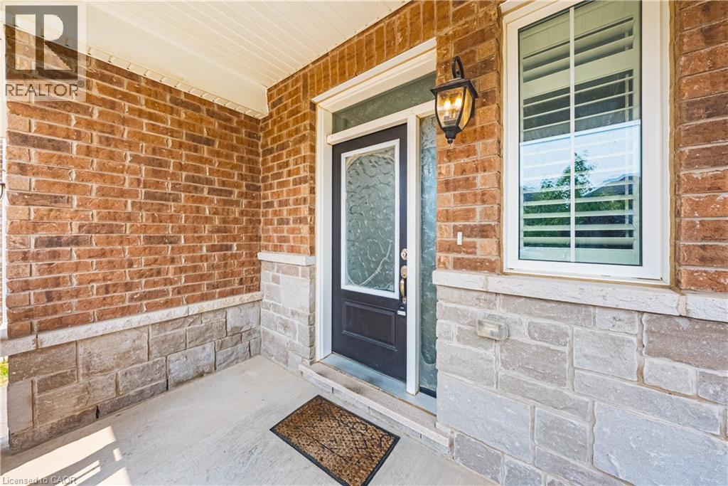 728 KENNEDY Circle W, Milton, Ontario, L9E1R9 — Photo 6