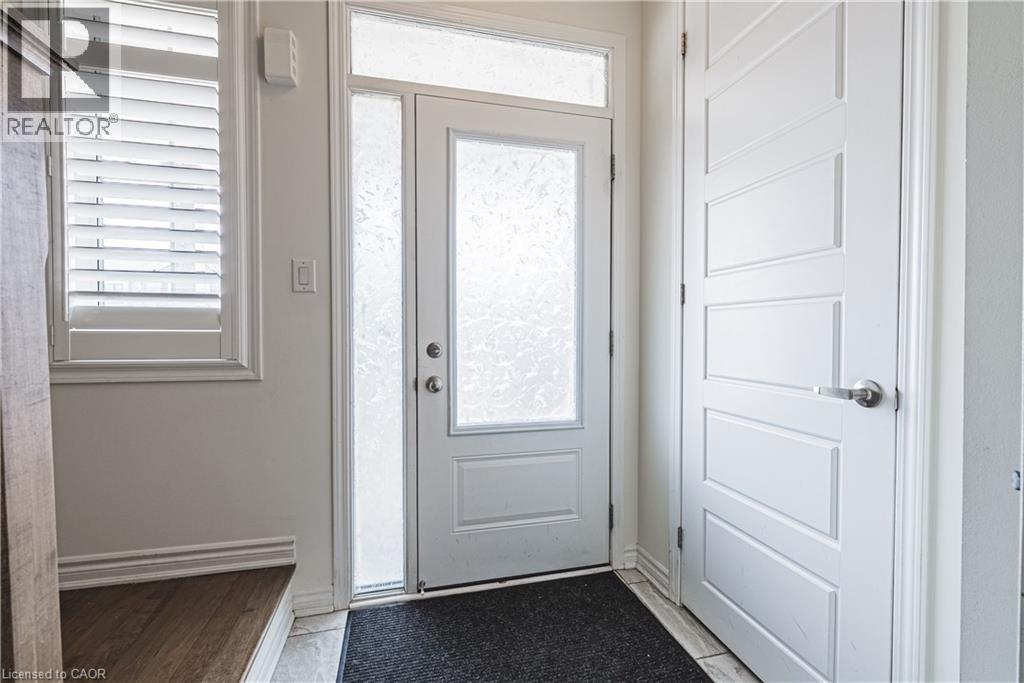 728 KENNEDY Circle W, Milton, Ontario, L9E1R9 — Photo 7