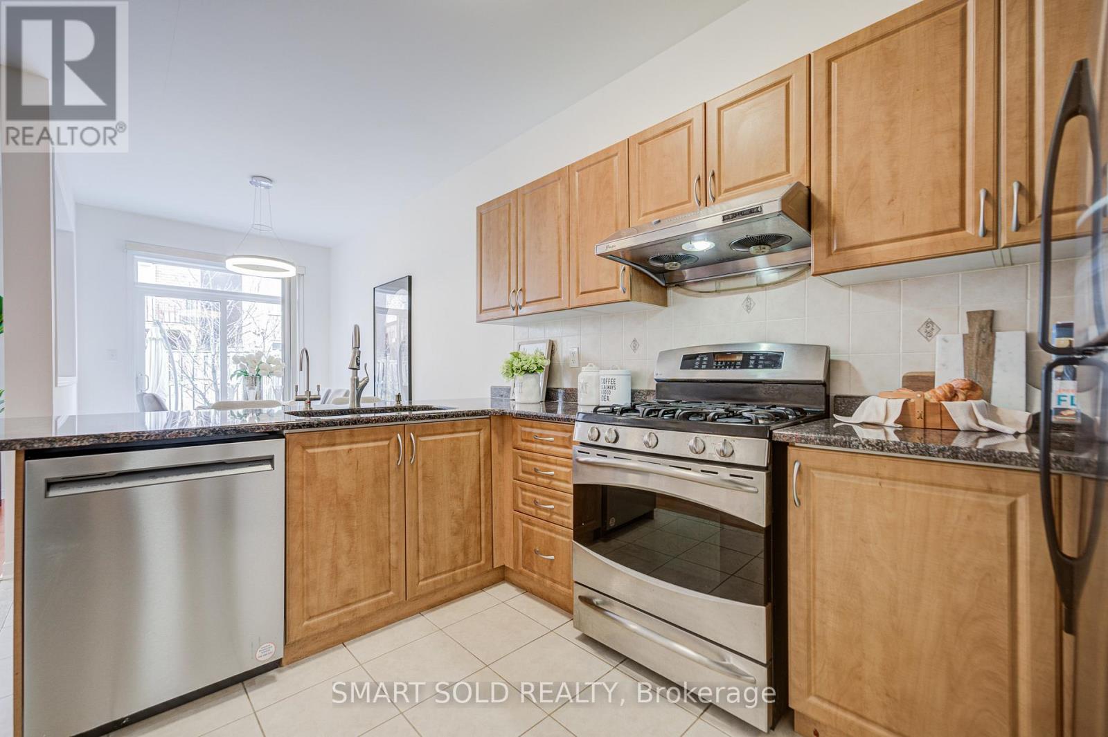 28 CATALPA CRESCENT, Vaughan (Patterson), Ontario, L6A0R6 — Photo 19