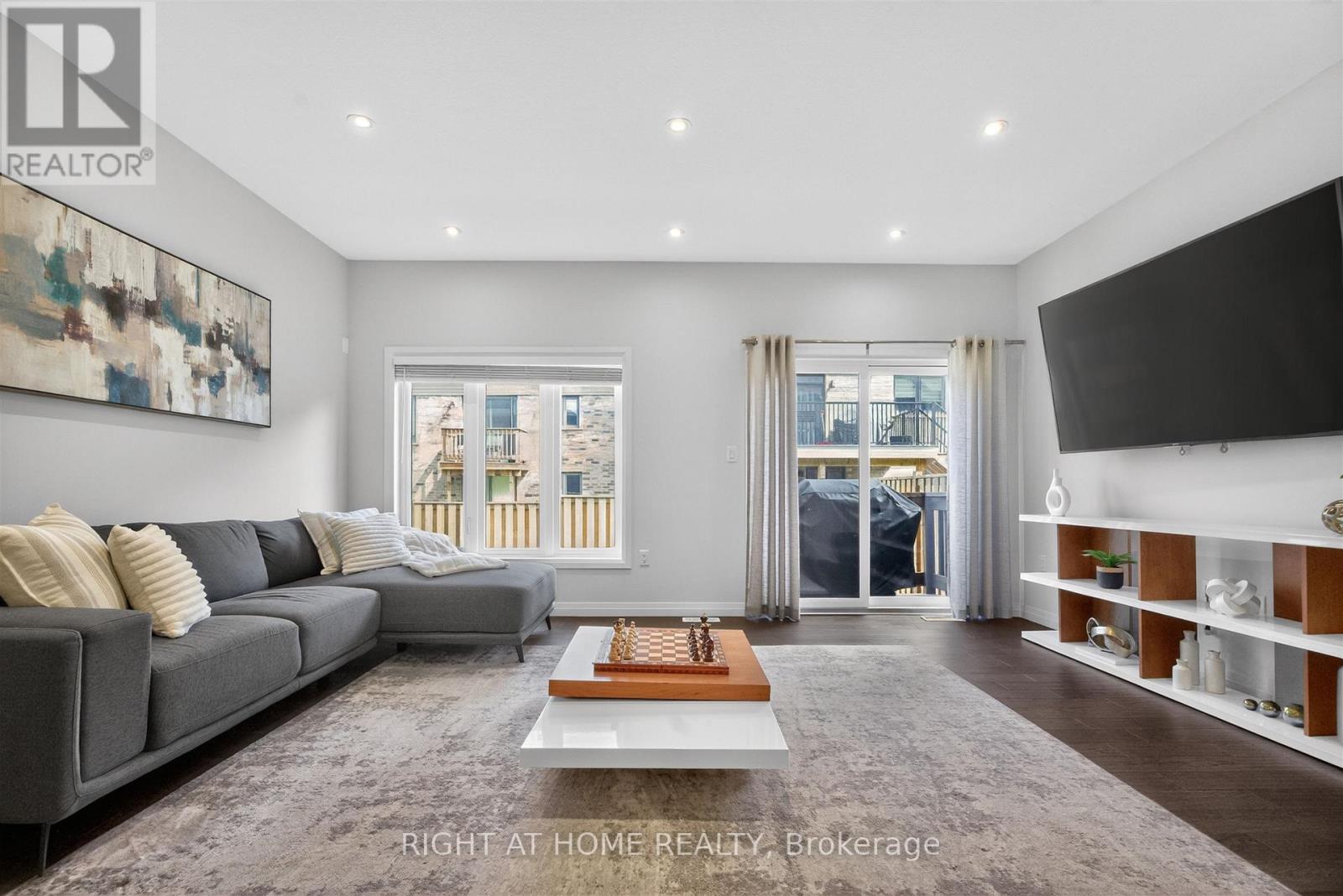 26 GREENWICH AVENUE, Hamilton (Stoney Creek Mountain), Ontario, L8J0L5 — Photo 3