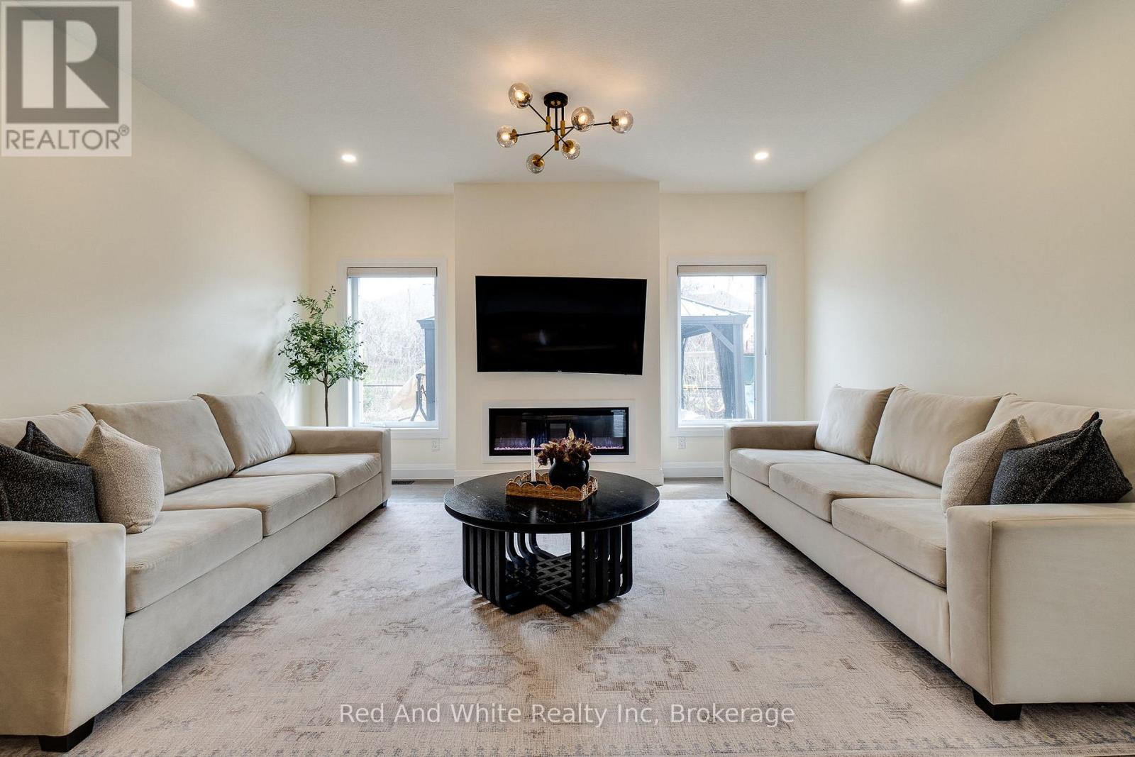 126 FOREST CREEK DRIVE, Kitchener, Ontario, N2R0M1 — Photo 5