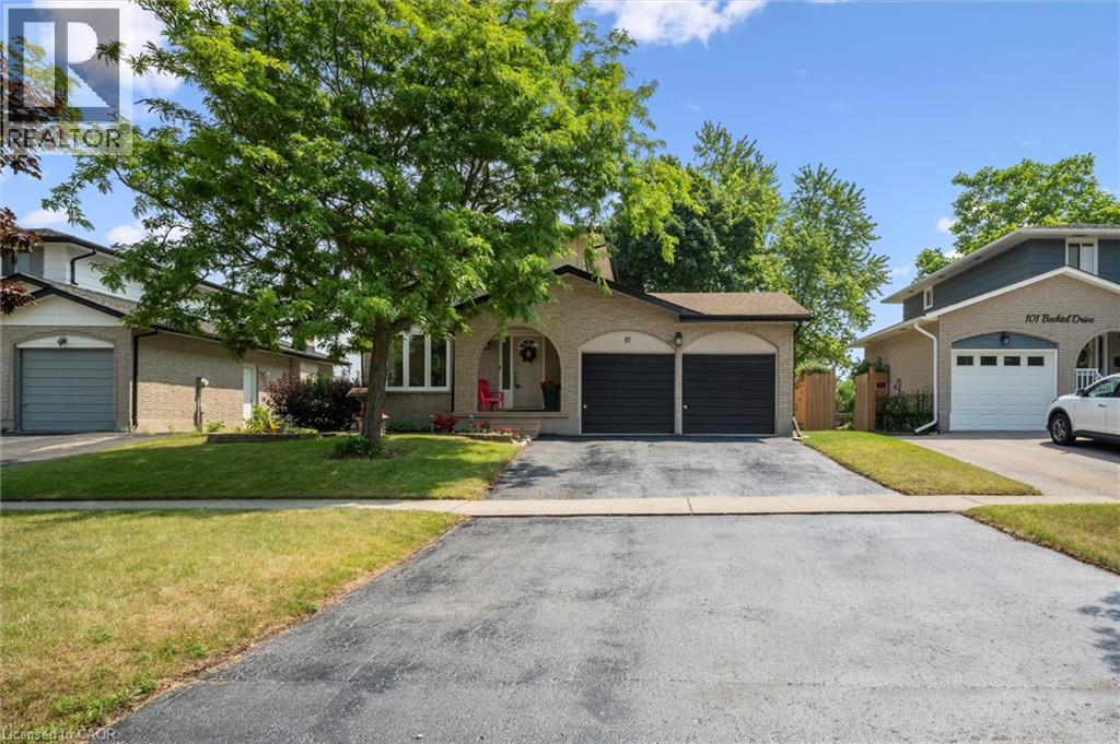 97 BECHTEL Drive, Kitchener, Ontario, N2P1S7 — Photo 2