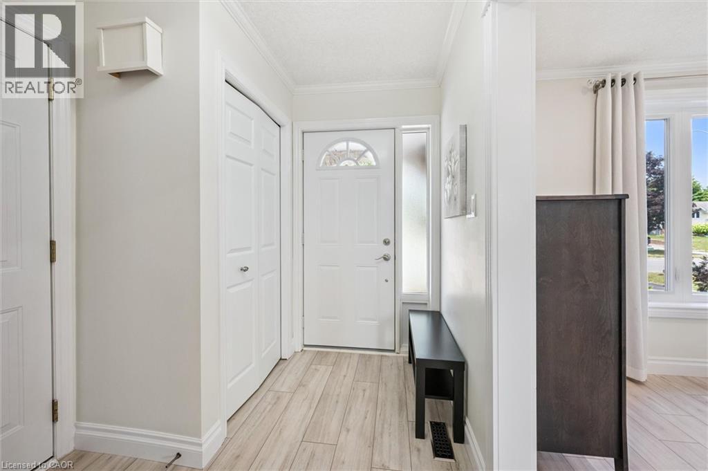 97 BECHTEL Drive, Kitchener, Ontario, N2P1S7 — Photo 7