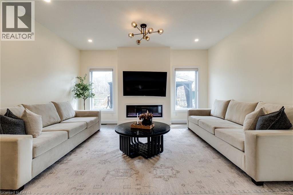 126 FOREST CREEK Drive, Kitchener, Ontario, N2R0M1 — Photo 6