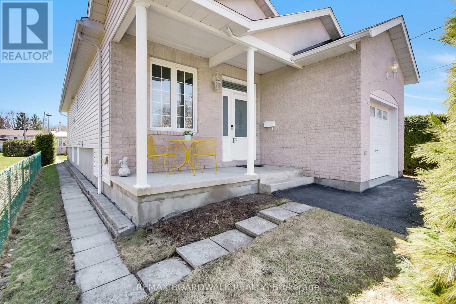 6658 BENOIT STREET, Ottawa, Ontario, K1C1J6 — Photo 2