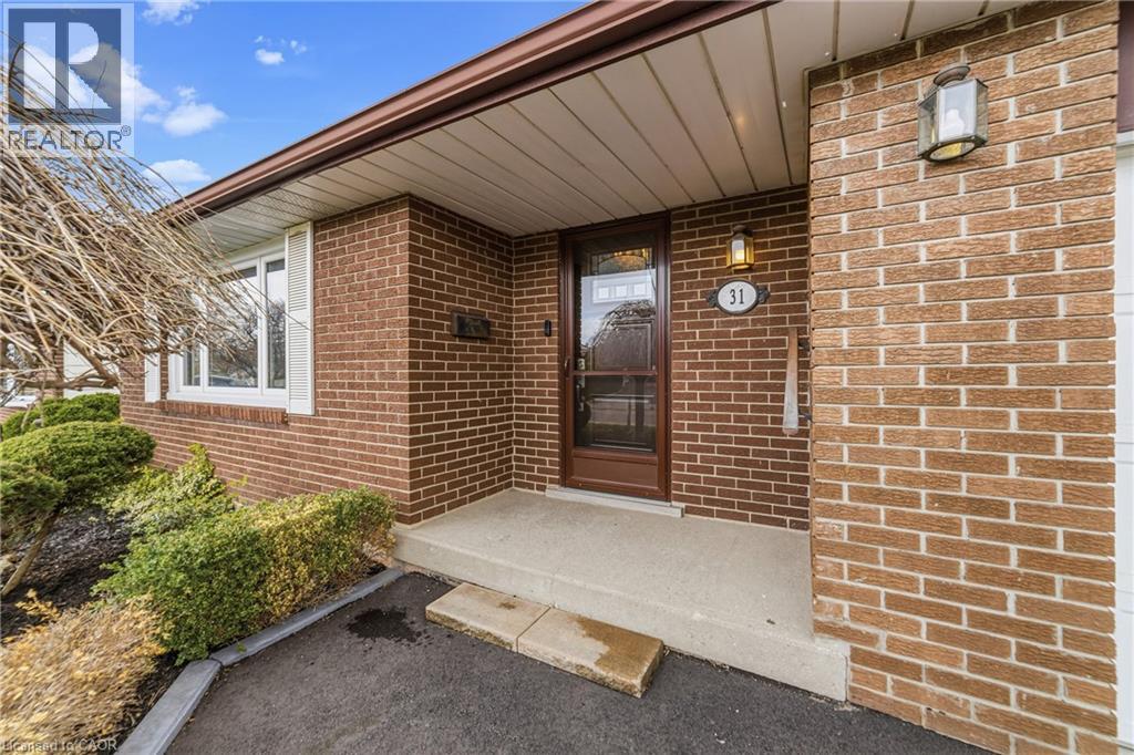 31 LEDUC Street W, Hamilton, Ontario, L8T4S3 — Photo 2