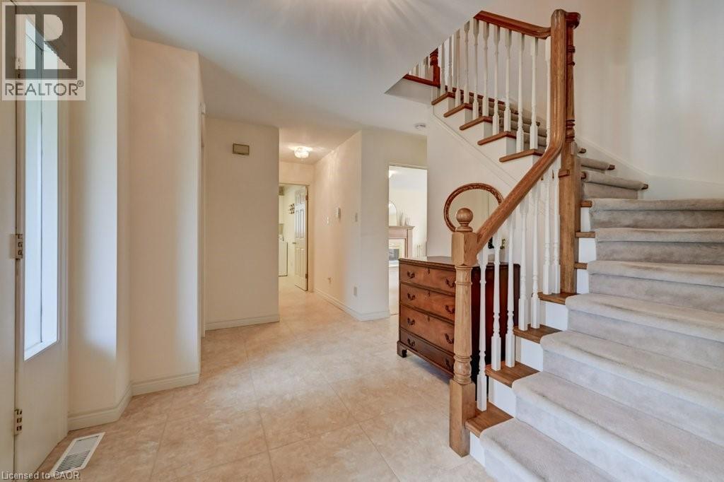 285 MAGNOLIA Place, Waterloo, Ontario, N2V2A3 — Photo 5