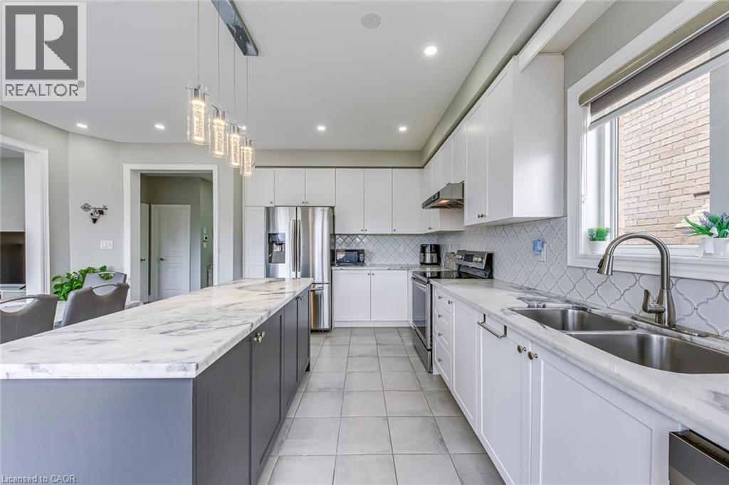 99 MCKNIGHT Avenue, Waterdown, Ontario, L8B0T8 — Photo 13