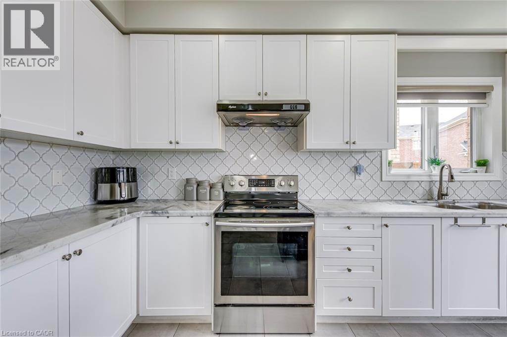 99 MCKNIGHT Avenue, Waterdown, Ontario, L8B0T8 — Photo 15