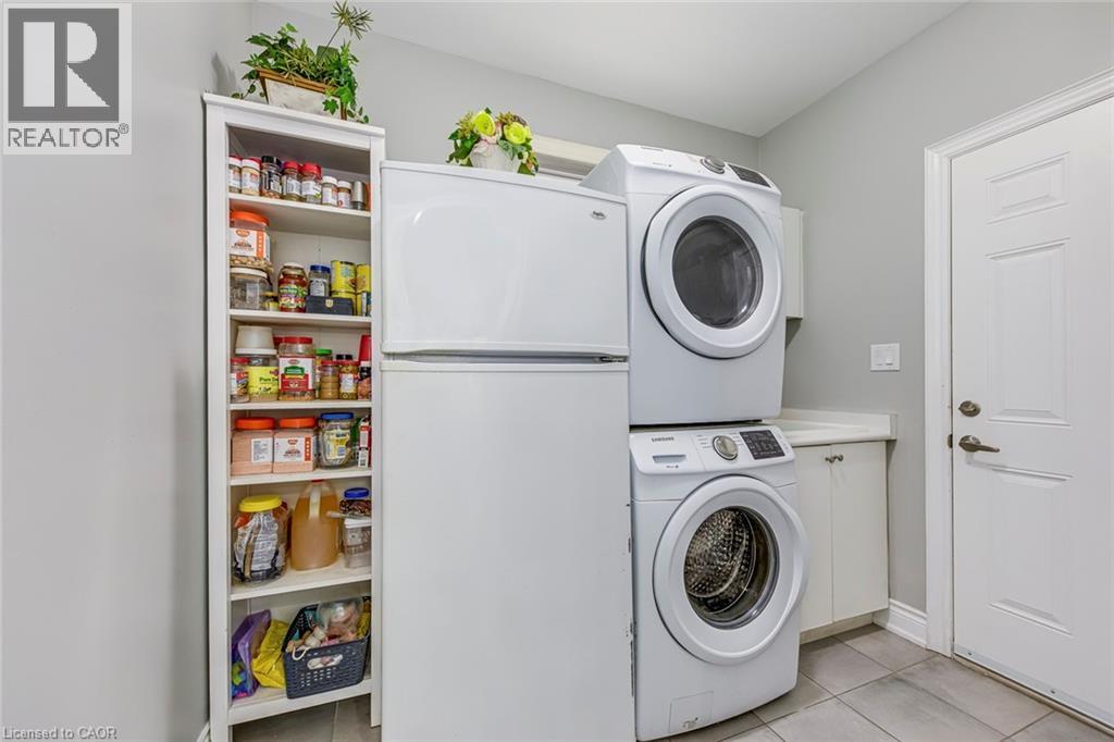 99 MCKNIGHT Avenue, Waterdown, Ontario, L8B0T8 — Photo 17