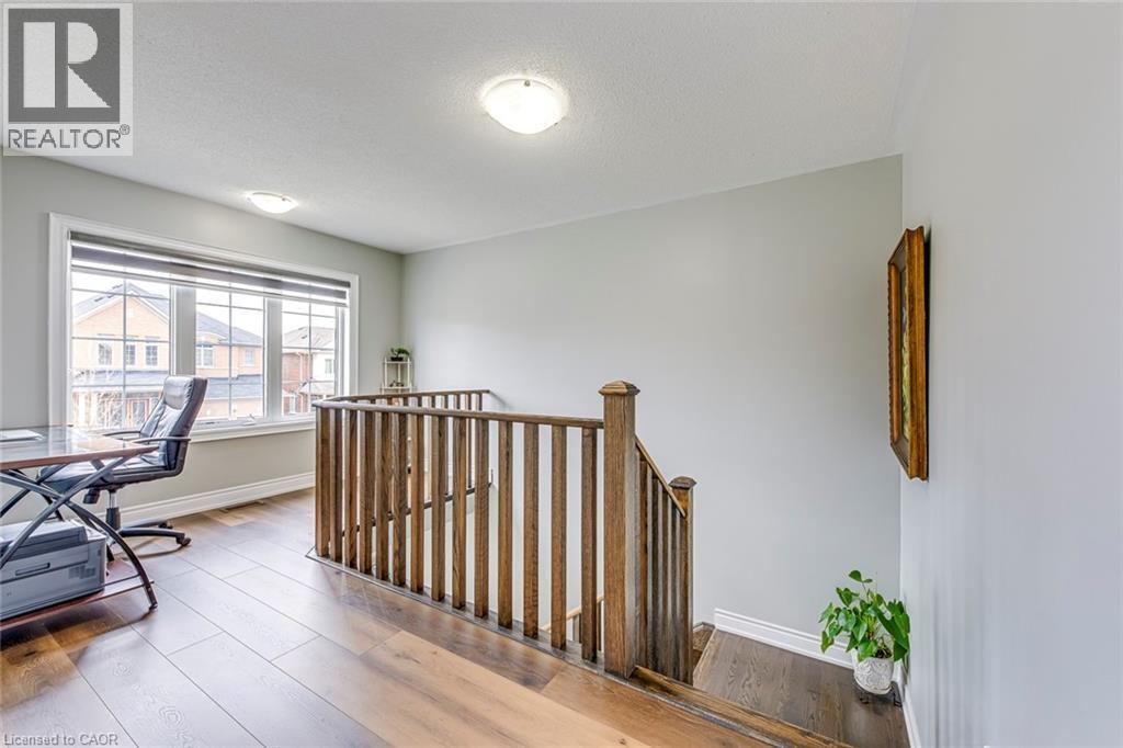 99 MCKNIGHT Avenue, Waterdown, Ontario, L8B0T8 — Photo 19