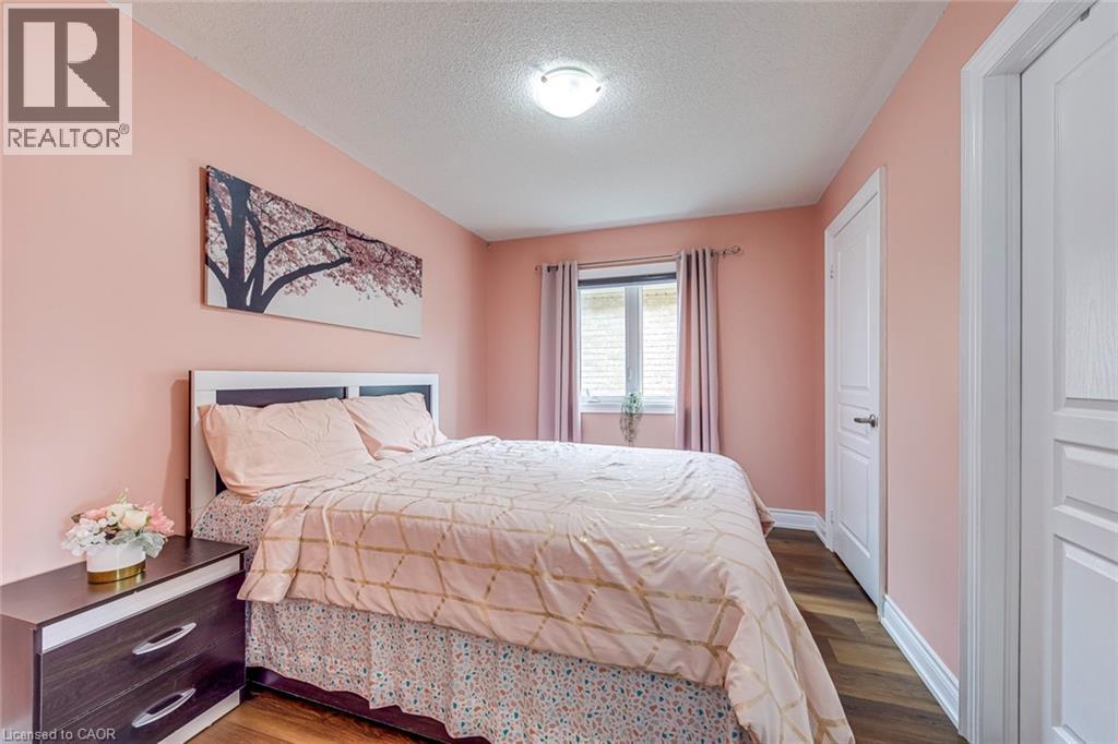 99 MCKNIGHT Avenue, Waterdown, Ontario, L8B0T8 — Photo 32