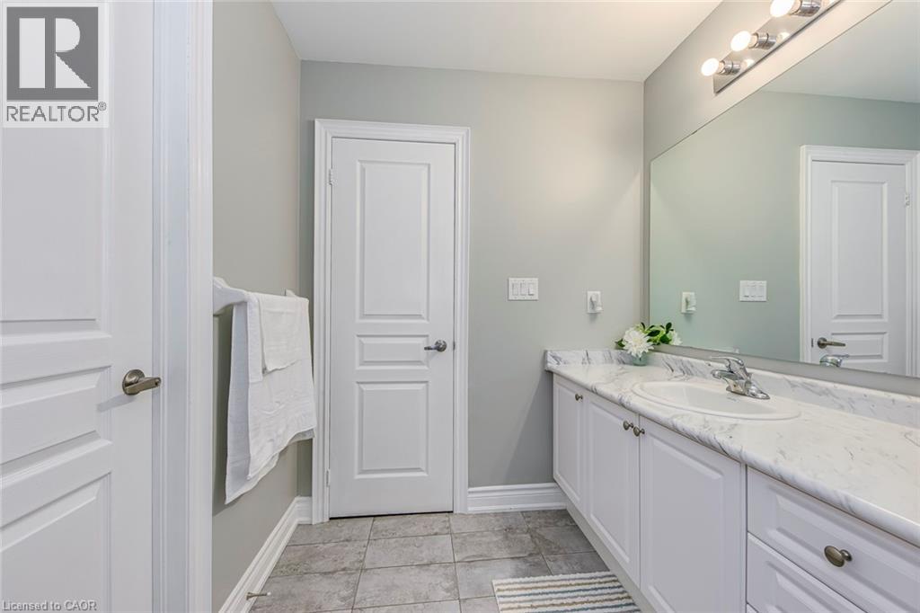 99 MCKNIGHT Avenue, Waterdown, Ontario, L8B0T8 — Photo 34