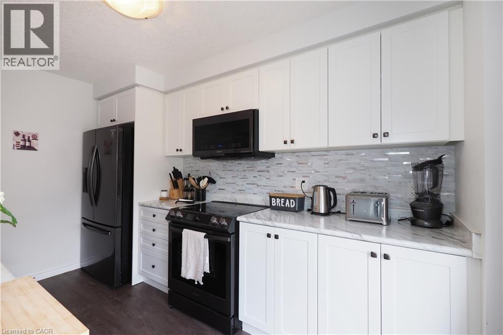 27 GLEASON Crescent, Kitchener, Ontario, N2M0B7 — Photo 14