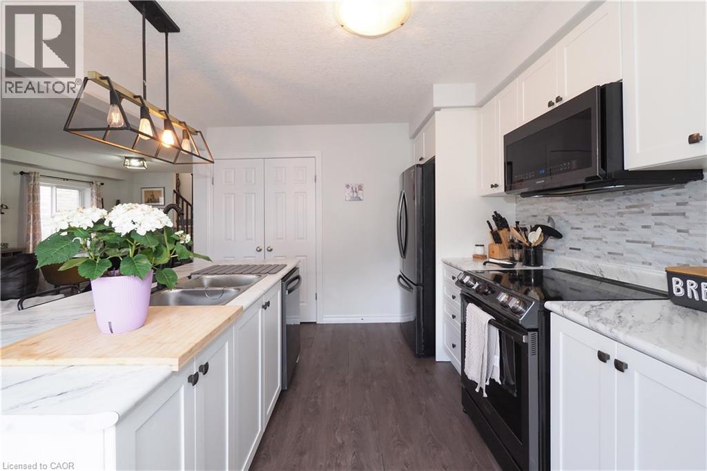 27 GLEASON Crescent, Kitchener, Ontario, N2M0B7 — Photo 15