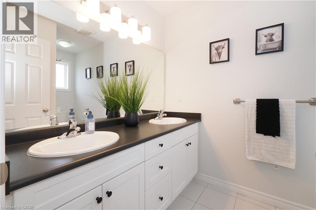 27 GLEASON Crescent, Kitchener, Ontario, N2M0B7 — Photo 24