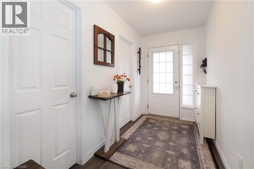 27 GLEASON Crescent, Kitchener, Ontario, N2M0B7 — Photo 3