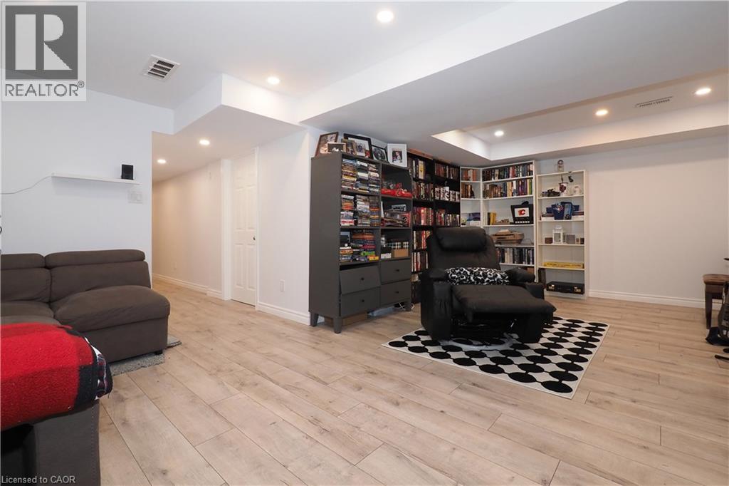 27 GLEASON Crescent, Kitchener, Ontario, N2M0B7 — Photo 36