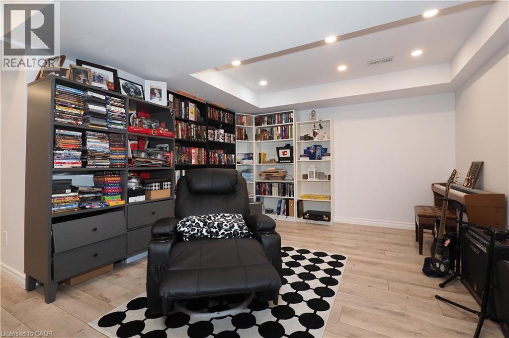 27 GLEASON Crescent, Kitchener, Ontario, N2M0B7 — Photo 37