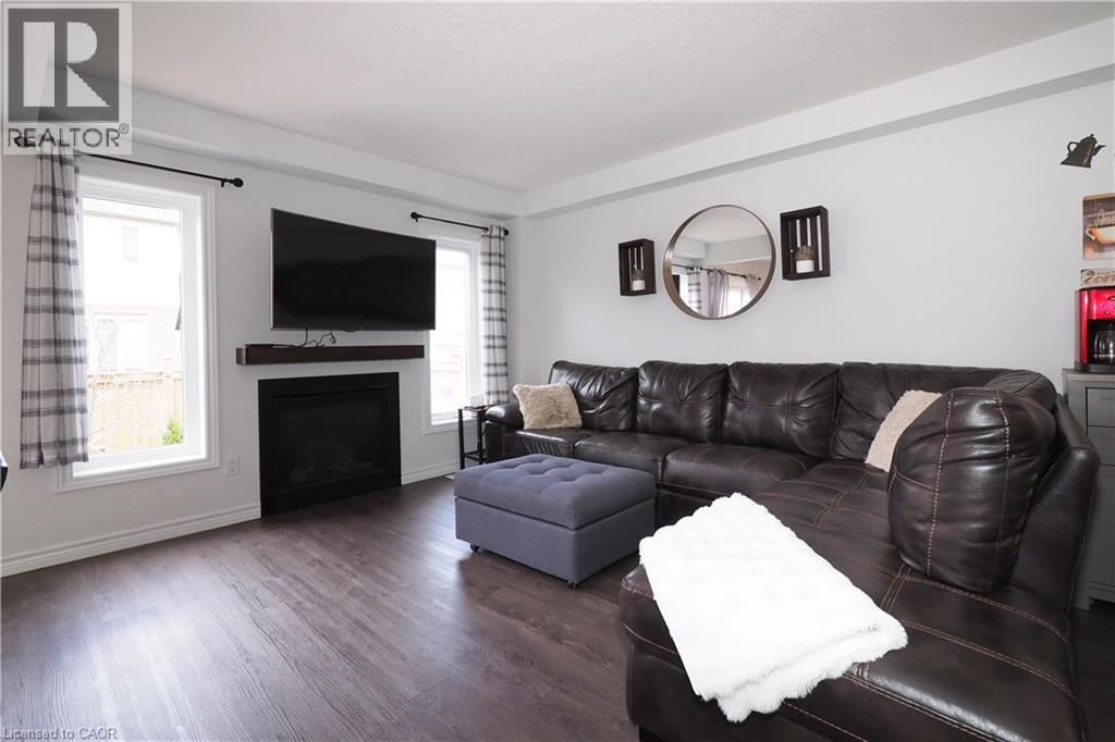 27 GLEASON Crescent, Kitchener, Ontario, N2M0B7 — Photo 5