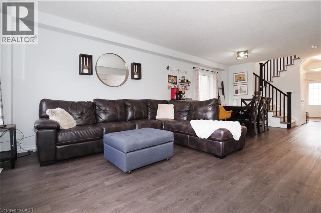 27 GLEASON Crescent, Kitchener, Ontario, N2M0B7 — Photo 6