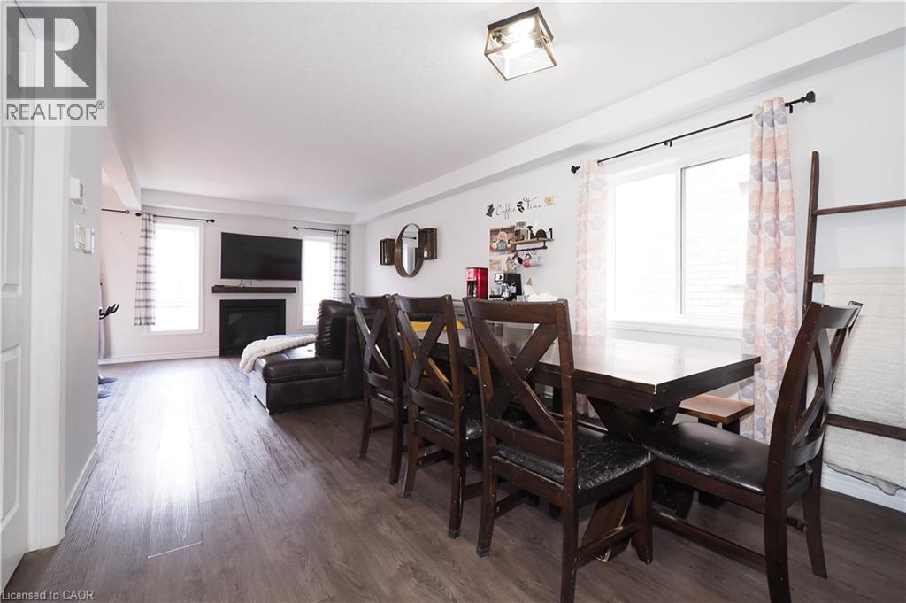 27 GLEASON Crescent, Kitchener, Ontario, N2M0B7 — Photo 9