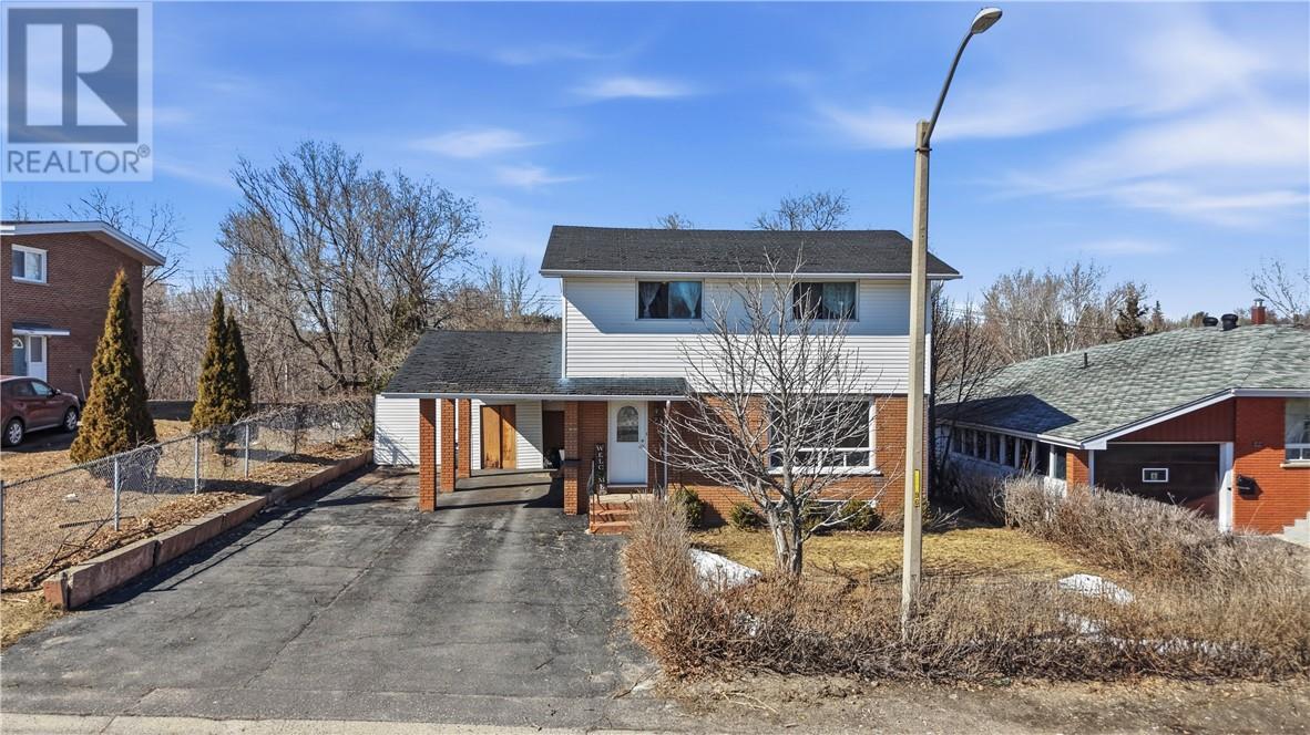 790 Burton Avenue, Sudbury, Ontario, P3C4L4 — Photo 2