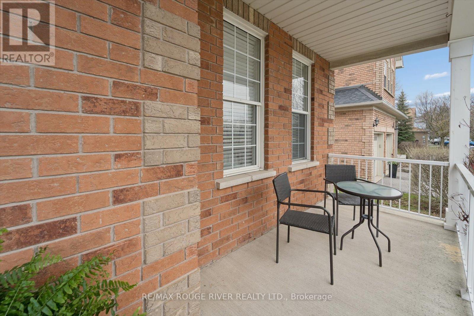 58 KNOX CRESCENT, Whitby (Brooklin), Ontario, L1M1C9 — Photo 4