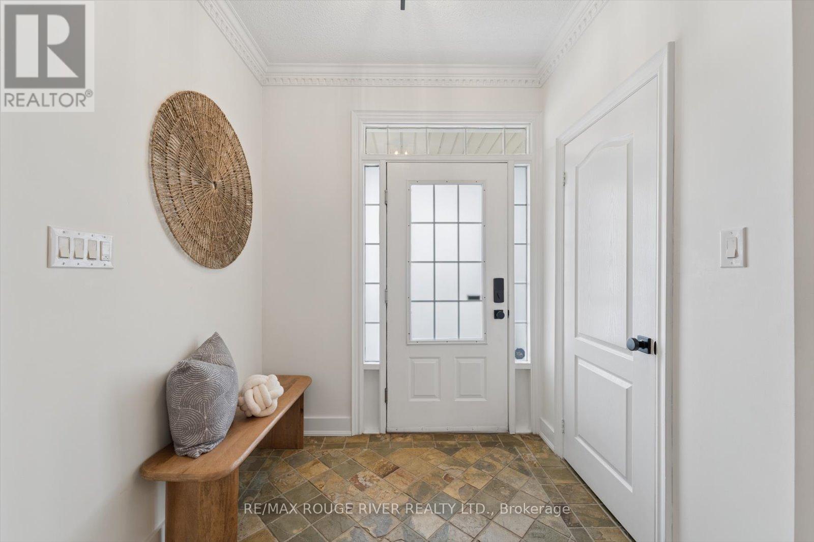 58 KNOX CRESCENT, Whitby (Brooklin), Ontario, L1M1C9 — Photo 5