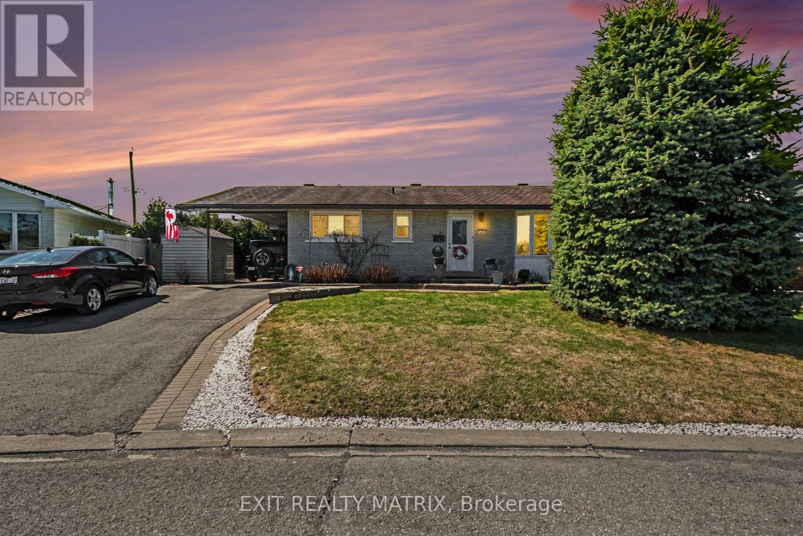 1402 JAMISON AVENUE, Ottawa, Ontario, K1E1J5 — Photo 2