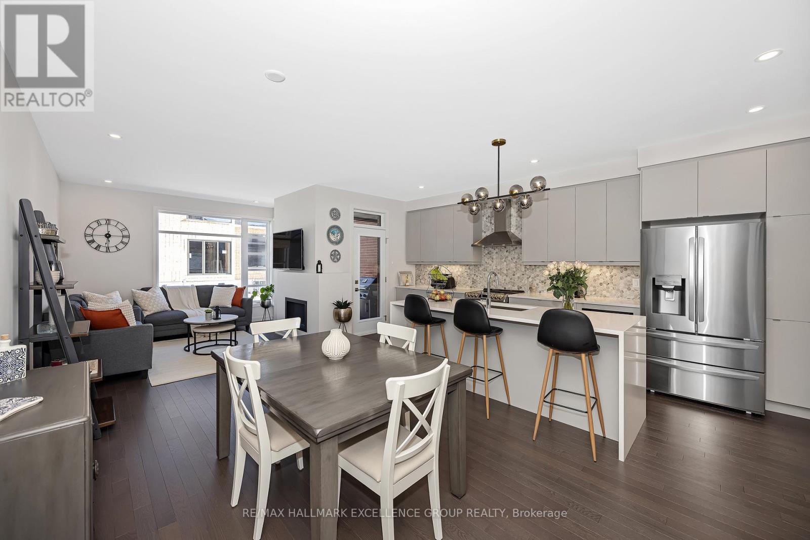 677 HONEYDEW STREET, Ottawa, Ontario, K1X0K5 — Photo 4