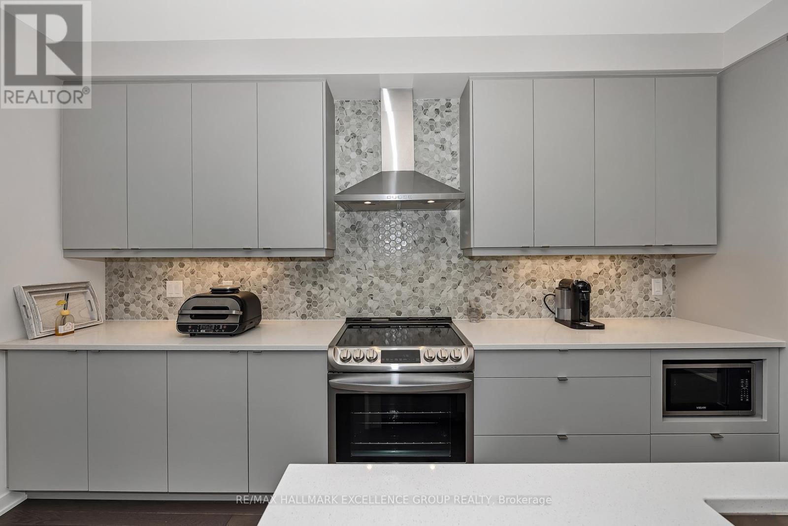 677 HONEYDEW STREET, Ottawa, Ontario, K1X0K5 — Photo 5