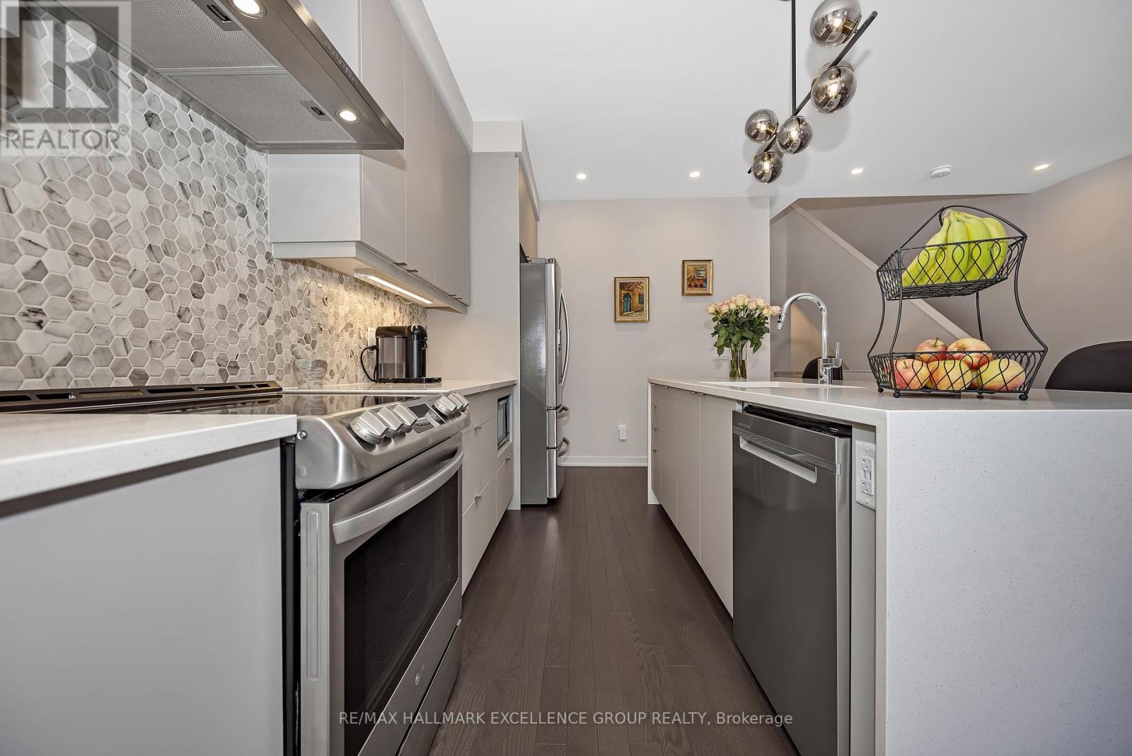 677 HONEYDEW STREET, Ottawa, Ontario, K1X0K5 — Photo 6