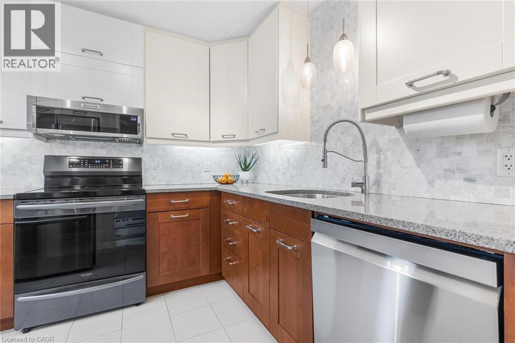 71 SARAH Lane, Oakville, Ontario, L6L3V2 — Photo 5