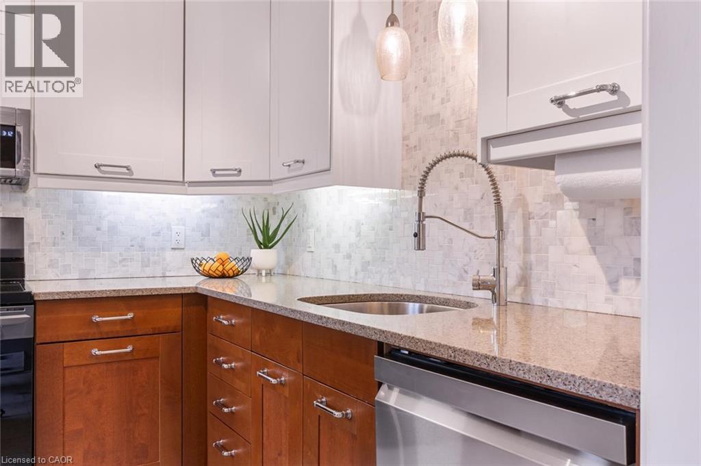 71 SARAH Lane, Oakville, Ontario, L6L3V2 — Photo 6